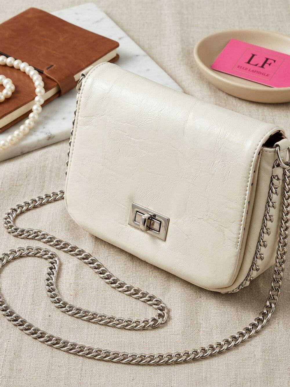 Elle Lafidale Faux Leather Chain Shoulder Twist Lock White Crossbody Bag/flawed